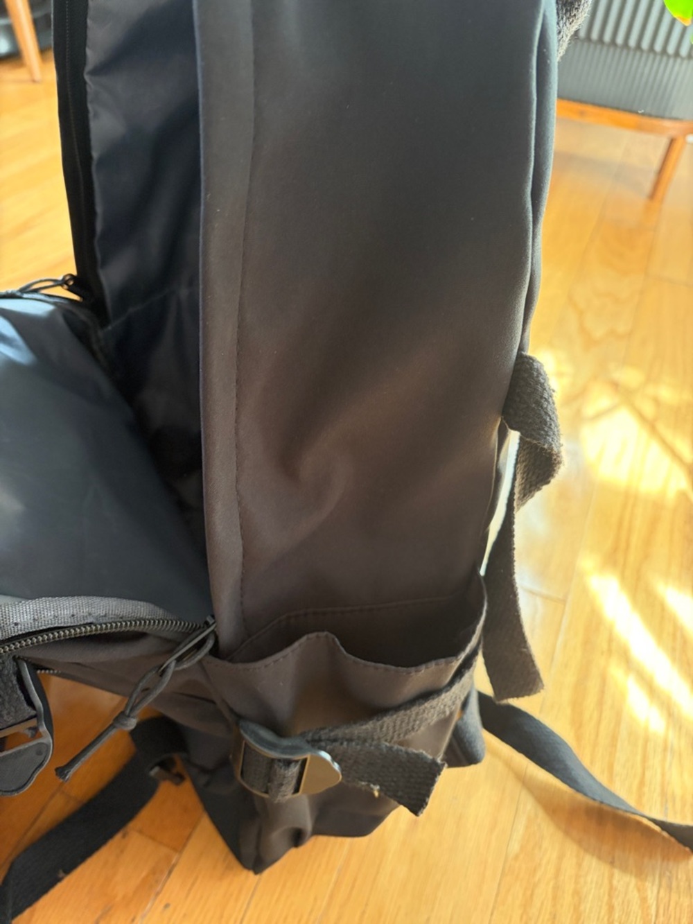 Pokémon Charizard Black Men's Backpack - Picture 5 of 9